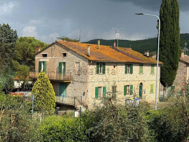 Villetta bifamiliare in vendita di 259 m² in Via Quartilio Martiliani