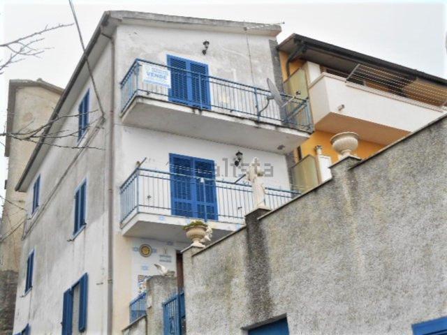 Villetta bifamiliare in vendita di 260 m² in Contrada Cariglio, 1