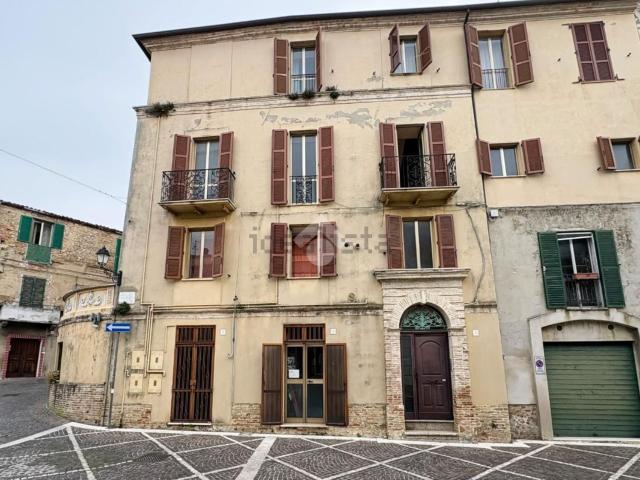 Villetta bifamiliare in vendita di 260 m² in Piazza Giuliano Crognale, 5