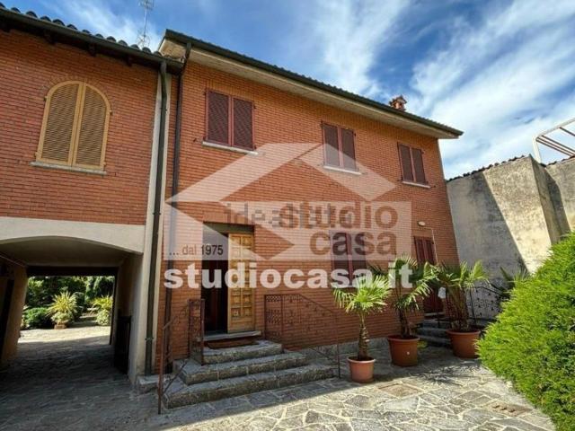 Villetta bifamiliare in vendita di 260 m² in Strada Provinciale 234