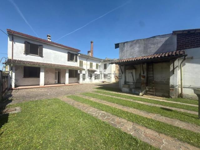 Villetta bifamiliare in vendita di 260 m² in Vicolo Barni, 2
