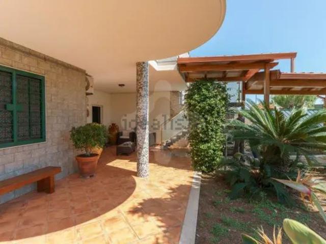 Villetta bifamiliare in vendita di 260 m² in Via Arcangelo Nicola Maione