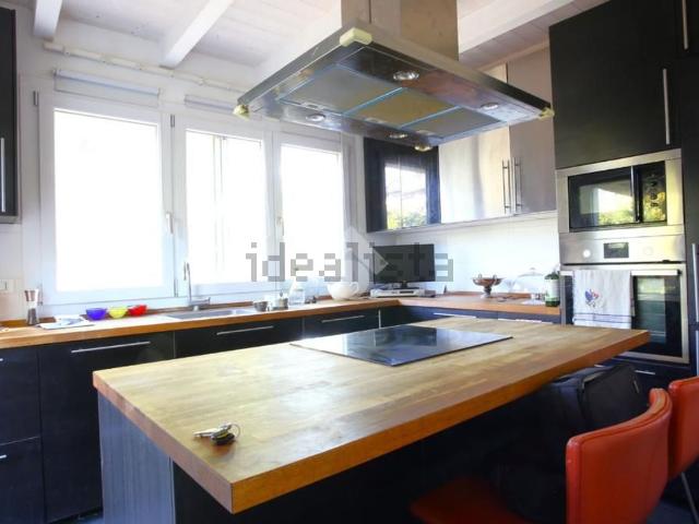 Villetta bifamiliare in vendita di 260 m² in Via Carline, 11