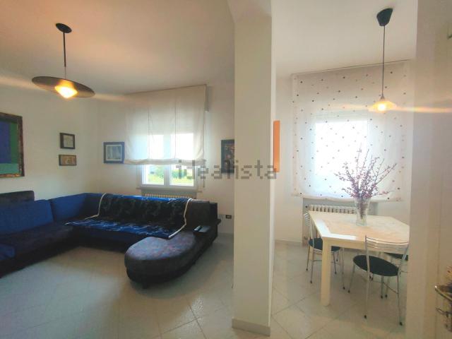 Villetta bifamiliare in vendita di 260 m² in Via Cesenatico, 4974