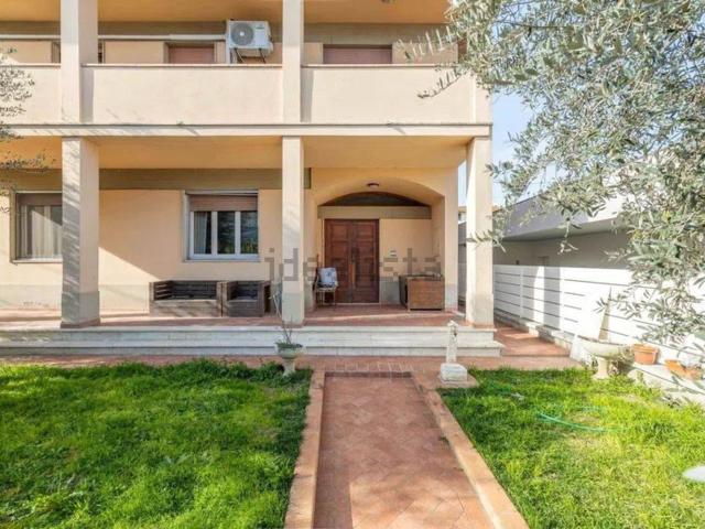Villetta bifamiliare in vendita di 260 m² in Via del Teatro