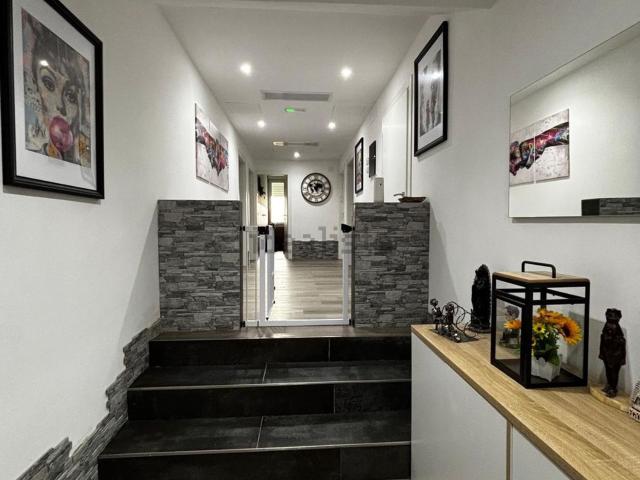 Villetta bifamiliare in vendita di 260 m² in Via Euganea