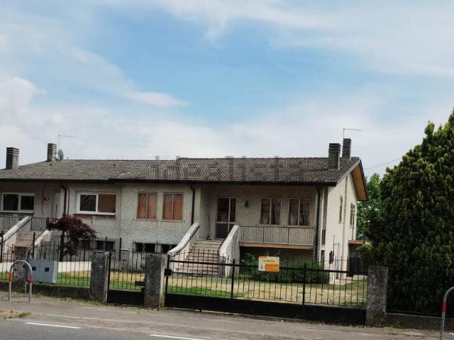 Villetta bifamiliare in vendita di 260 m² in Via Euganea