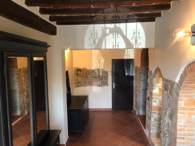 Villetta bifamiliare in vendita di 260 m² in Via Froccina