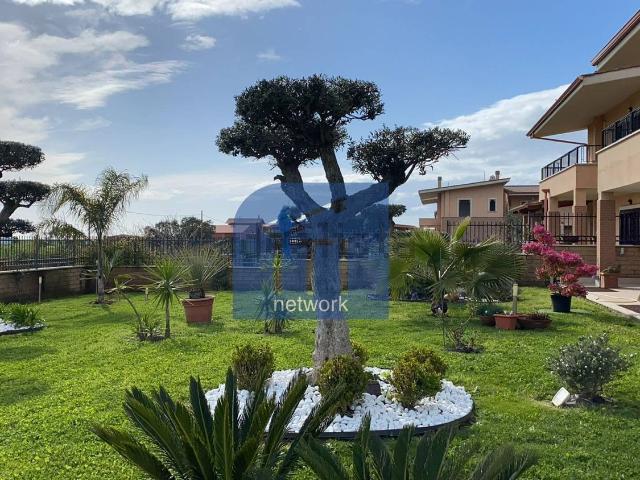 Villetta bifamiliare in vendita di 260 m² in Via Giuseppe Zanardelli