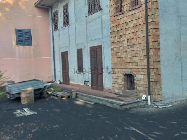 Villetta bifamiliare in vendita di 260 m² in Via Grazia