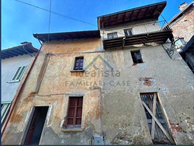 Villetta bifamiliare in vendita di 260 m² in Via Monte Grappa