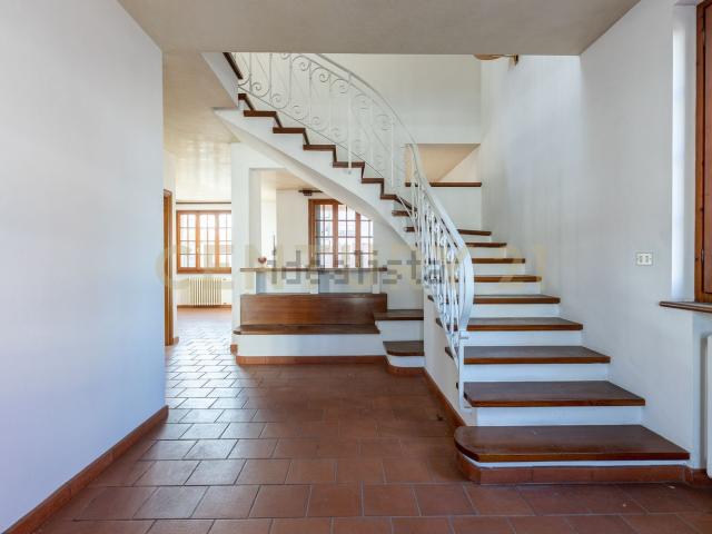 Villetta bifamiliare in vendita di 260 m² in Via Nino Bixio, 15