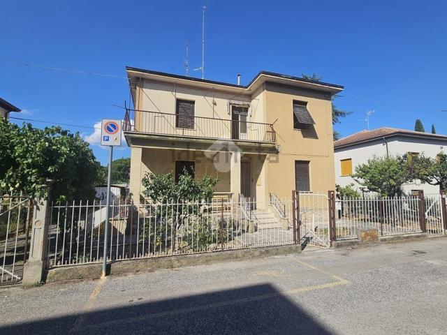 Villetta bifamiliare in vendita di 260 m² in Via Orazio