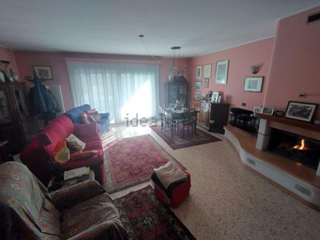 Villetta bifamiliare in vendita di 260 m² in Via Pasqualigo