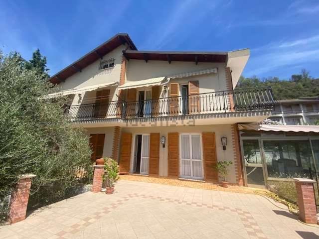 Villetta bifamiliare in vendita di 260 m²