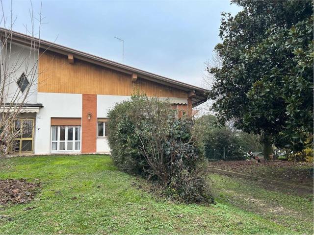 Villetta bifamiliare in vendita di 260 m²