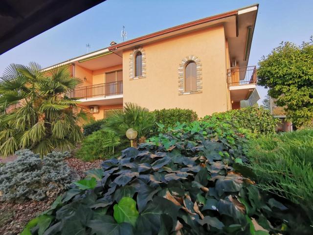 Villetta bifamiliare in vendita di 260 m²