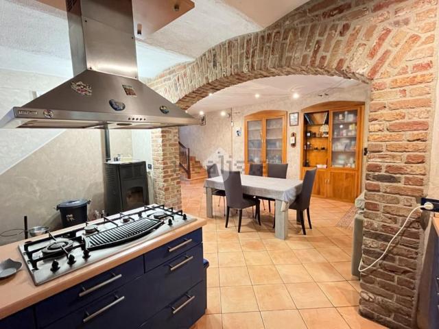 Villetta bifamiliare in vendita di 262 m² in Via Bruna, 95