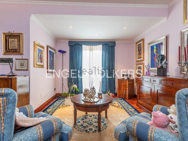 Villetta bifamiliare in vendita di 262 m² in Via delle Barozze