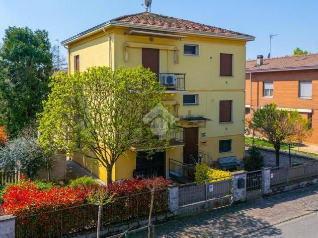 Villetta bifamiliare in vendita di 264 m² in Via E. Boccaletti, 6