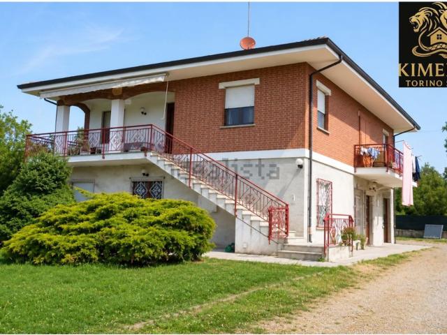 Villetta bifamiliare in vendita di 265 m² in Via Torino, 36