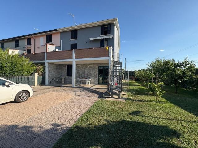 Villetta bifamiliare in vendita di 265 m²