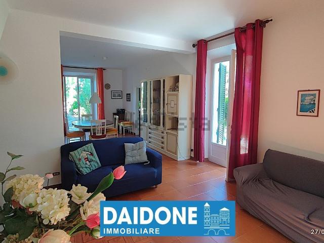 Villetta bifamiliare in vendita di 266 m² in Via Vecchia Aurelia, 1159