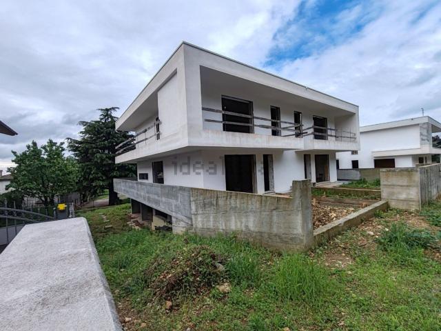 Villetta bifamiliare in vendita di 266 m²