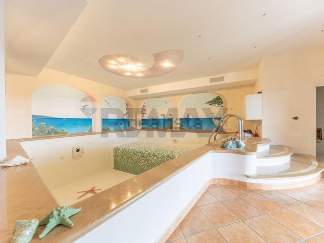Villetta bifamiliare in vendita di 268 m² in Via Formello, 17
