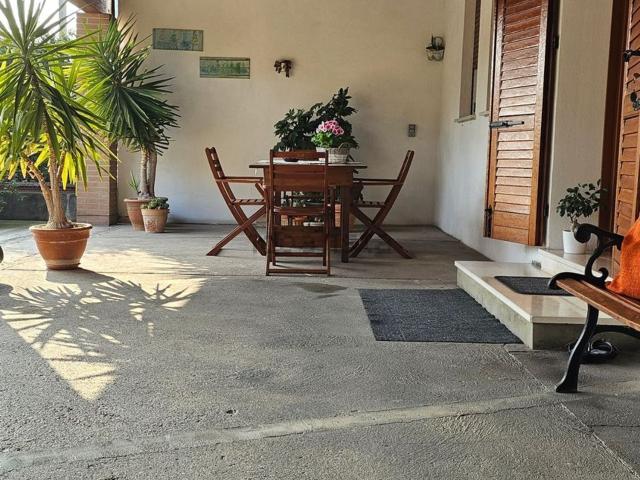 Villetta bifamiliare in vendita di 269 m² in Via Boschi, 10