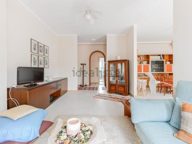 Villetta bifamiliare in vendita di 273 m² in Via Vacchini Mario