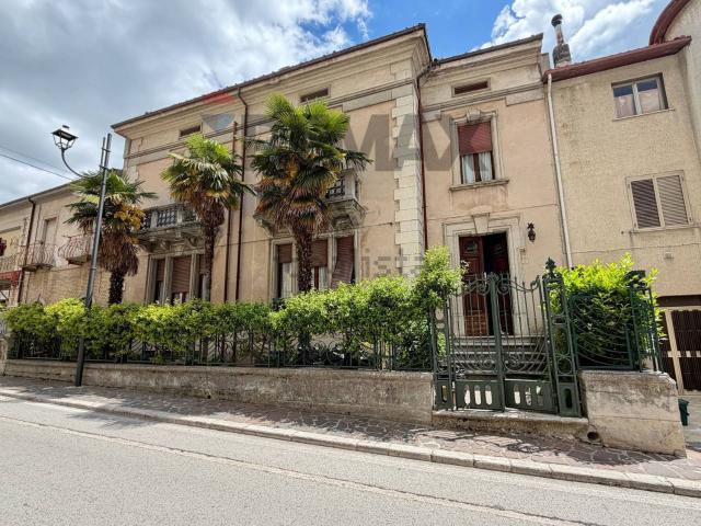 Villetta bifamiliare in vendita di 270 m² in Corso Italia, 22