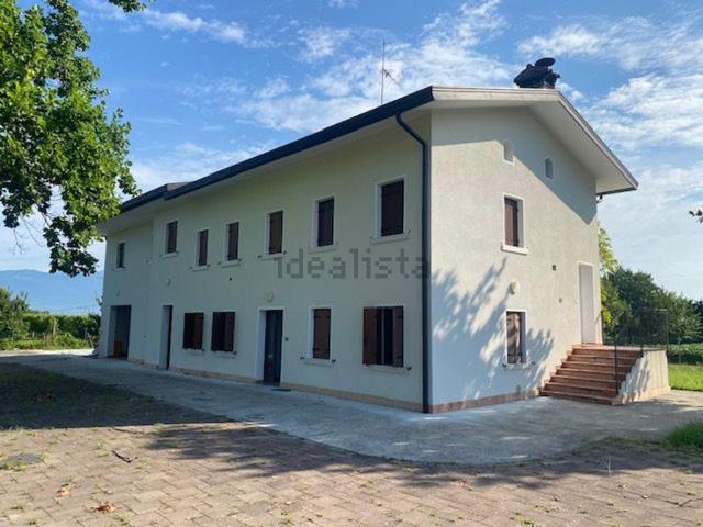 Villetta bifamiliare in vendita di 270 m² in Via Taglio