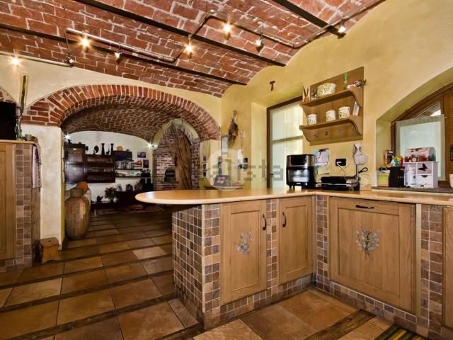 Villetta bifamiliare in vendita di 270 m² in Via Umberto I, 39