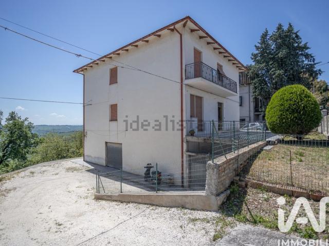 Villetta bifamiliare in vendita di 270 m² in Via Vittorio Veneto, 134