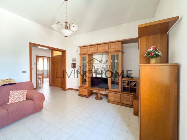 Villetta bifamiliare in vendita di 270 m² in Via Volosca, 13