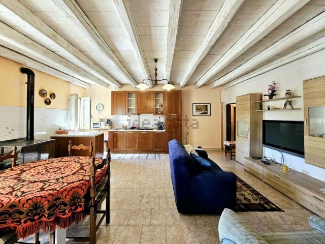 Villetta bifamiliare in vendita di 270 m² in Via Cabronziero