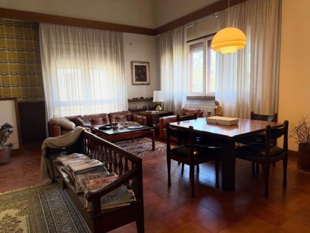 Villetta bifamiliare in vendita di 270 m² in Via Colugna