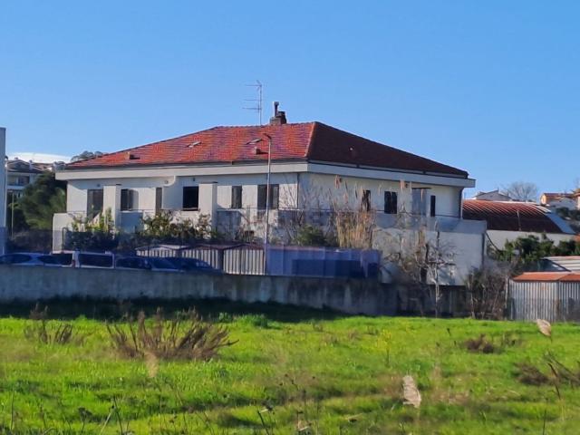 Villetta bifamiliare in vendita di 270 m² in Via dei Gelsi, 18