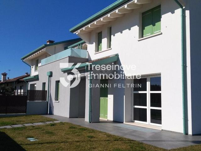 Villetta bifamiliare in vendita di 270 m² in Via Filippo Turati