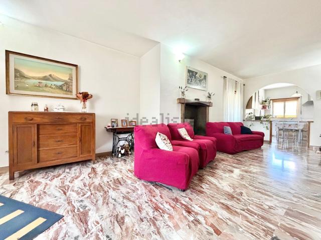 Villetta bifamiliare in vendita di 270 m² in Via Guglielmo Ansaldi, 29