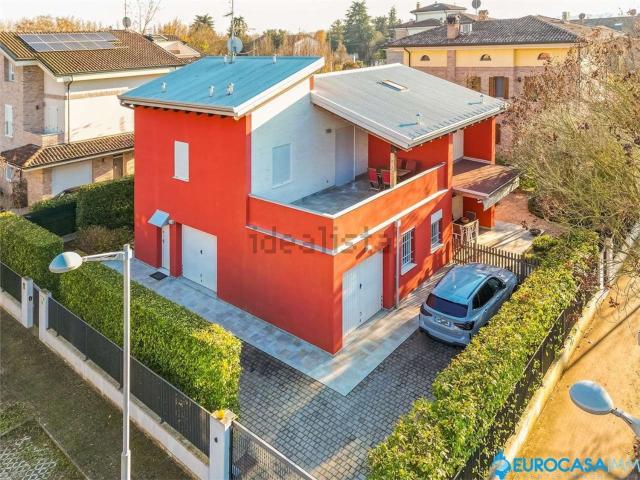 Villetta indipendente in vendita di 270 m² in Via Oriele Beltrami, 34