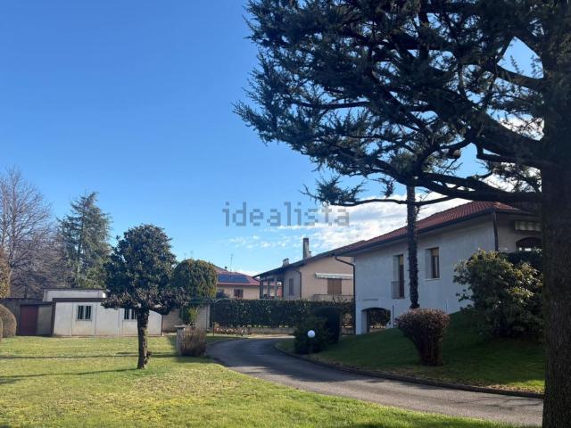 Villetta bifamiliare in vendita di 270 m² in Via San Giacomo, 19