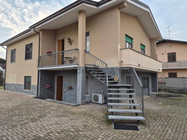 Villetta bifamiliare in vendita di 270 m²