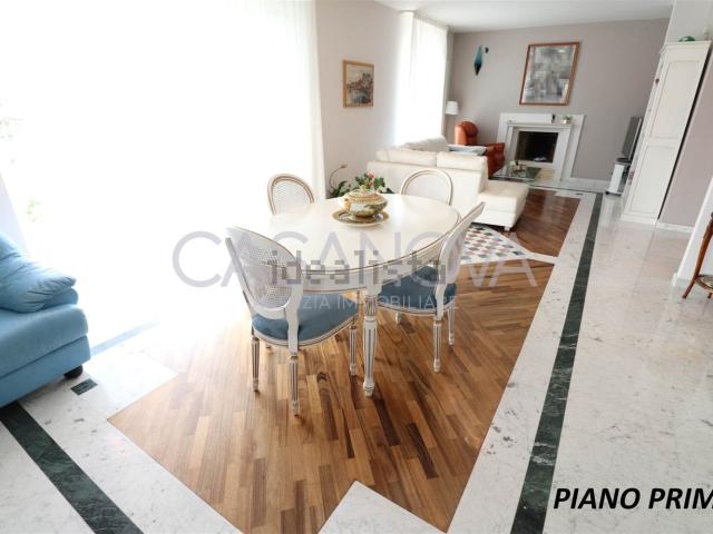Villetta bifamiliare in vendita di 270 m²
