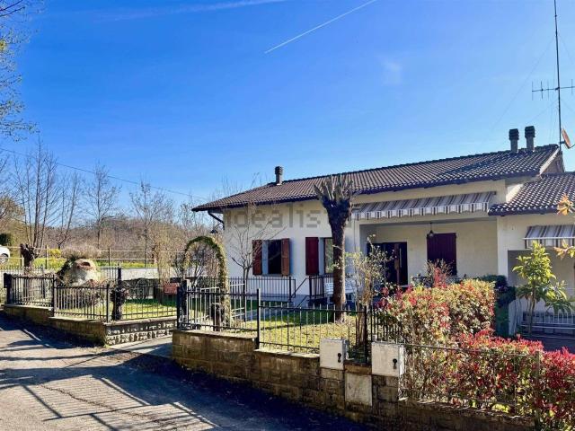 Villetta bifamiliare in vendita di 271 m² in Via del Mulino