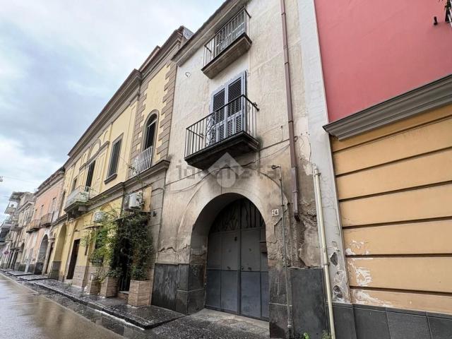 Villetta bifamiliare in vendita di 271 m² in Via Libertini, 19
