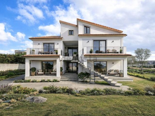 Villetta bifamiliare in vendita di 272 m² in Via Vittorio de Sica, 10