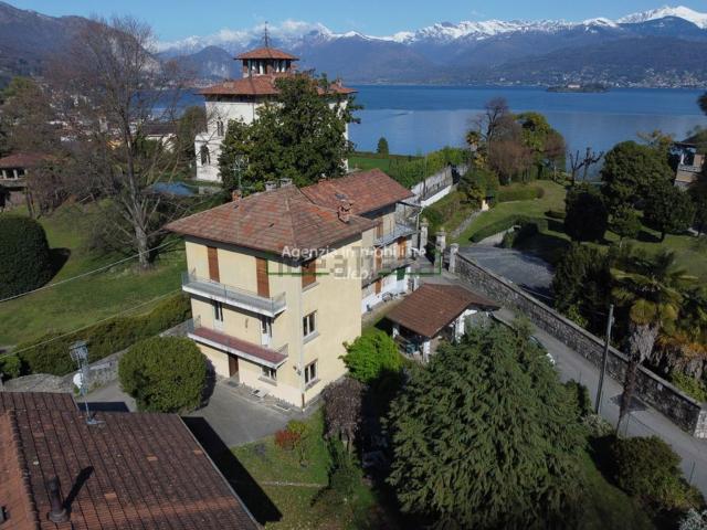 Villetta bifamiliare in vendita di 272 m² in Via San Michele, 43