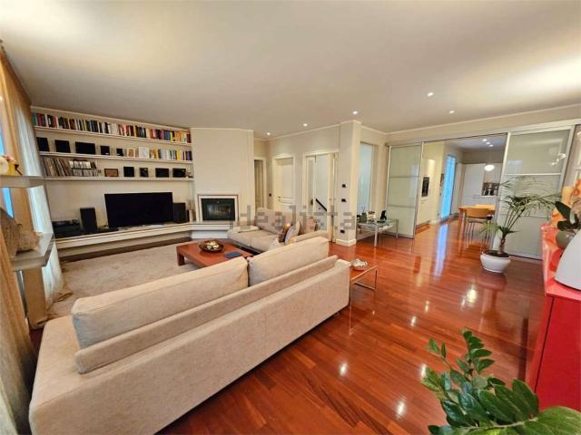 Villetta bifamiliare in vendita di 272 m²